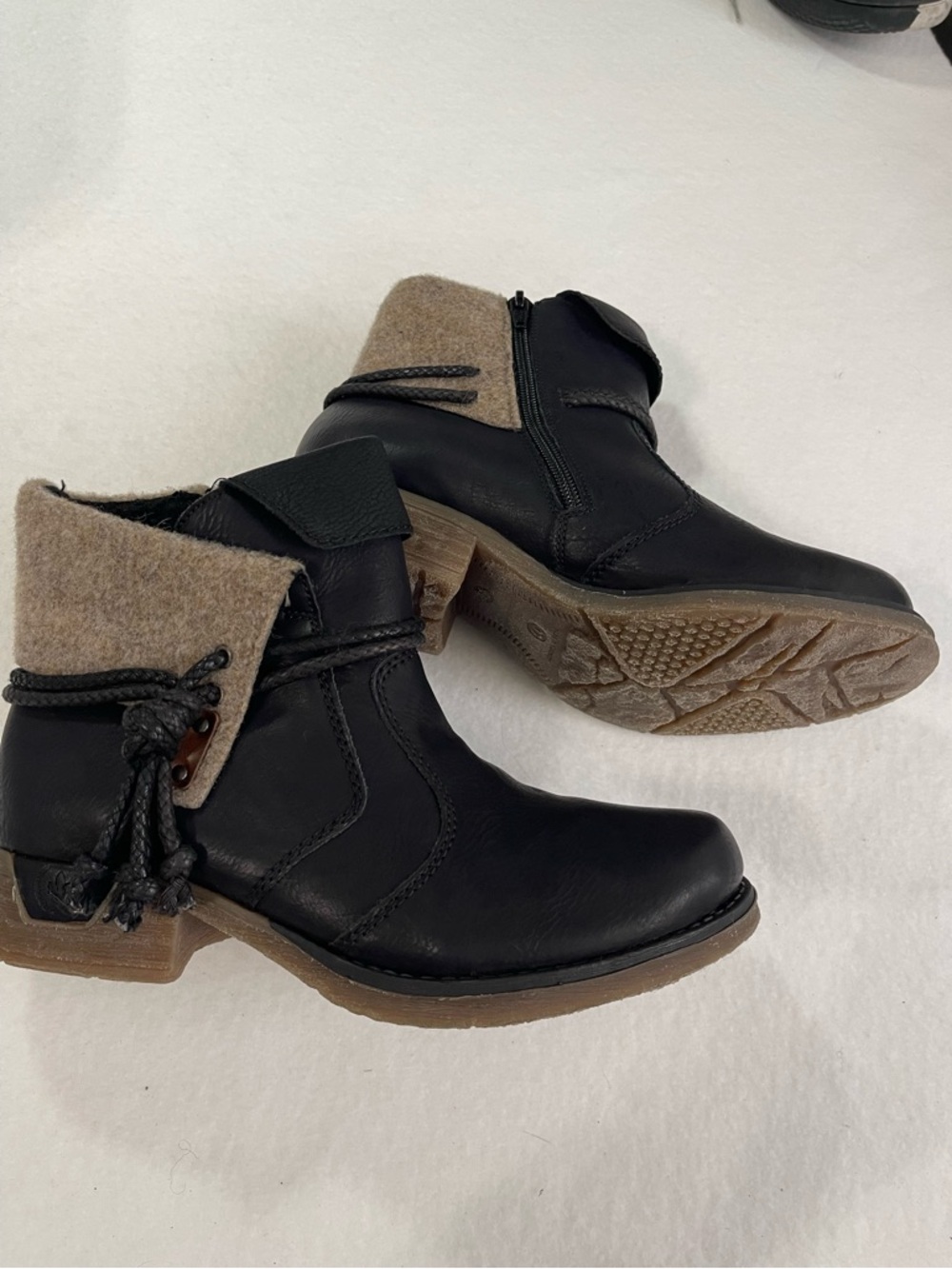 Rieker anti-stress tie accent boots size 37 women’s 6 black and tan